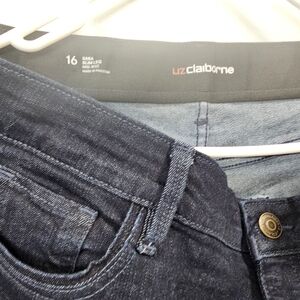 Liz Claiborne Slim Leg Jeans in Dark Indigo